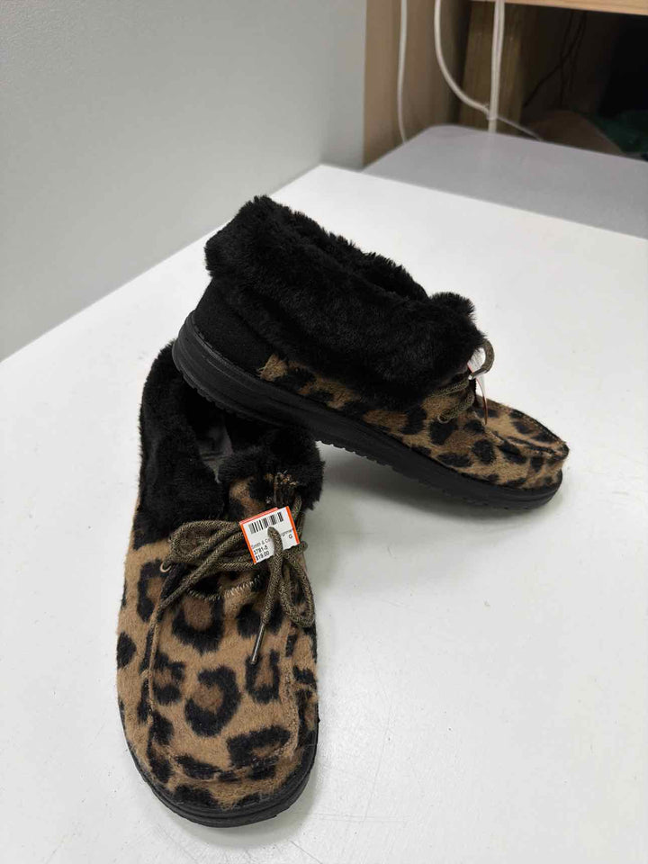 hey dude 7 slip on