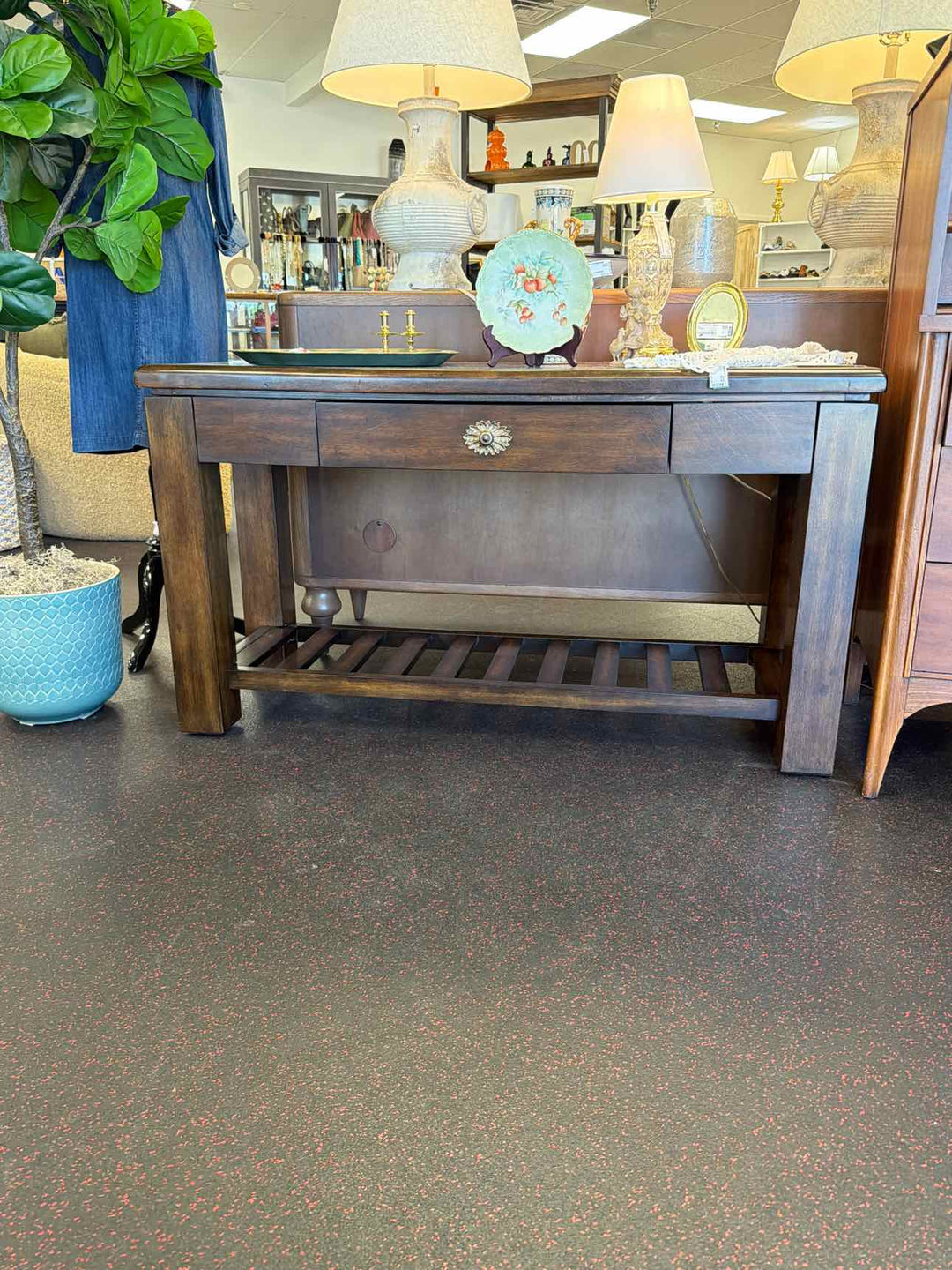 FURNITURELAND SOUTH console