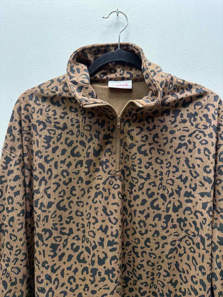 charming charlie Size M pullover