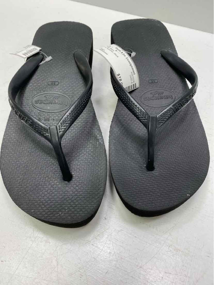 Havaianas 8 flip flops