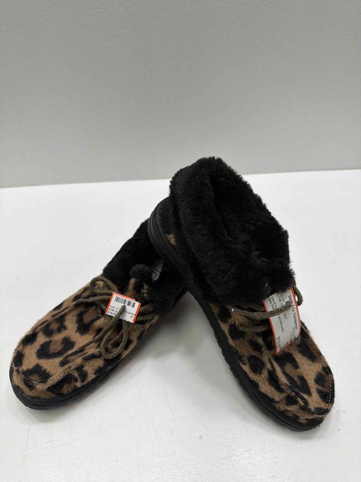 hey dude 7 slip on