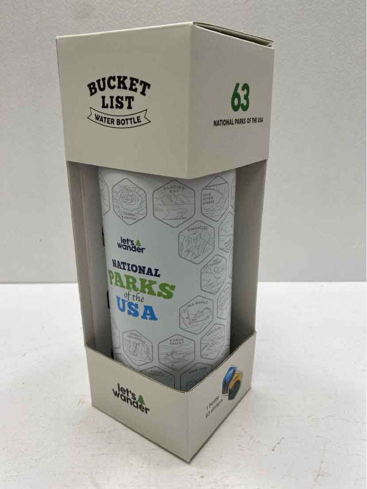 Let's Wander.co Water bottle