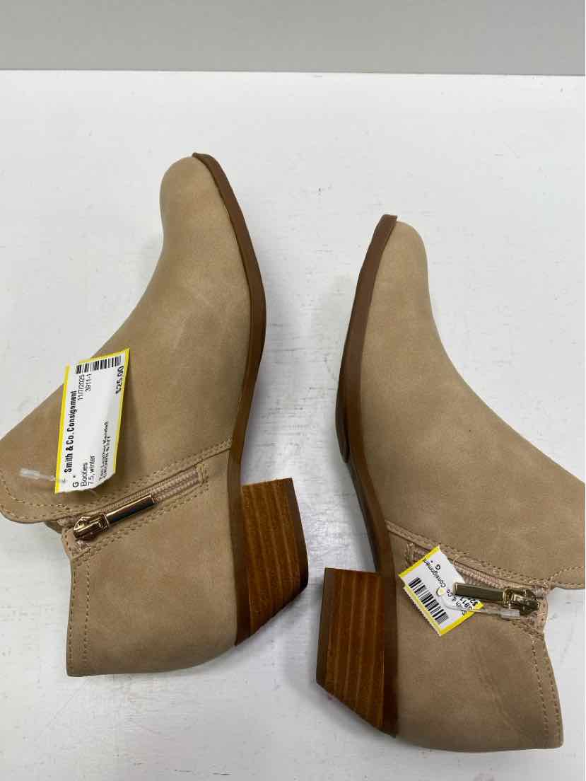 CROWN & IVY 7.5 Booties