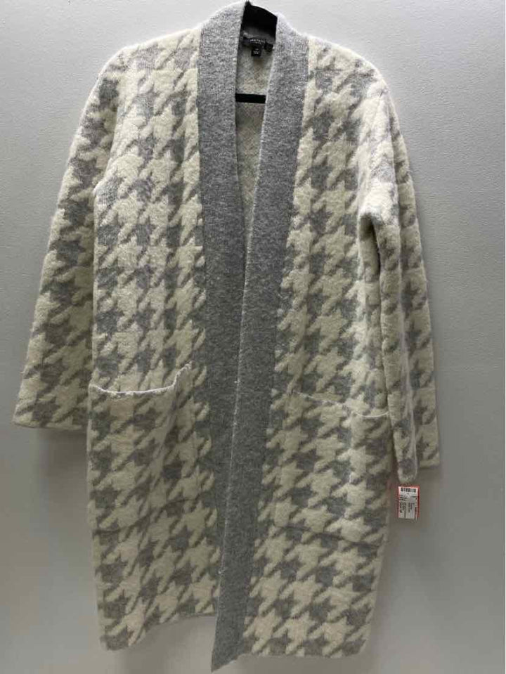 ann taylor Size MP Sweater