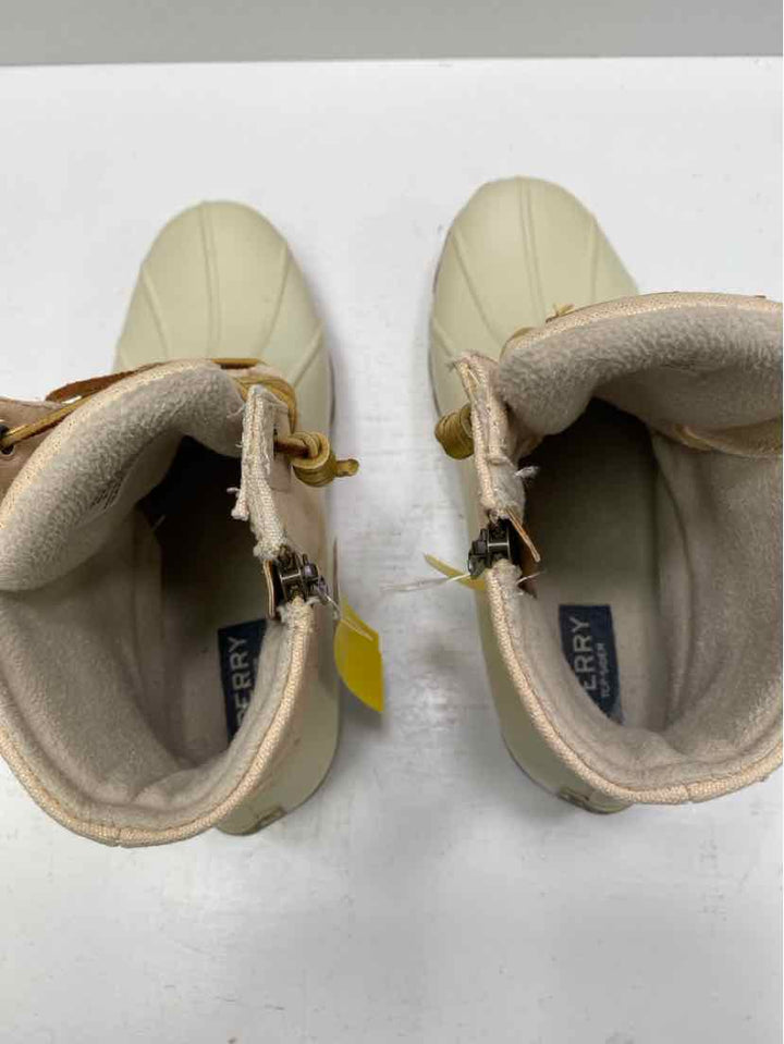Sperry 7.5 Boots