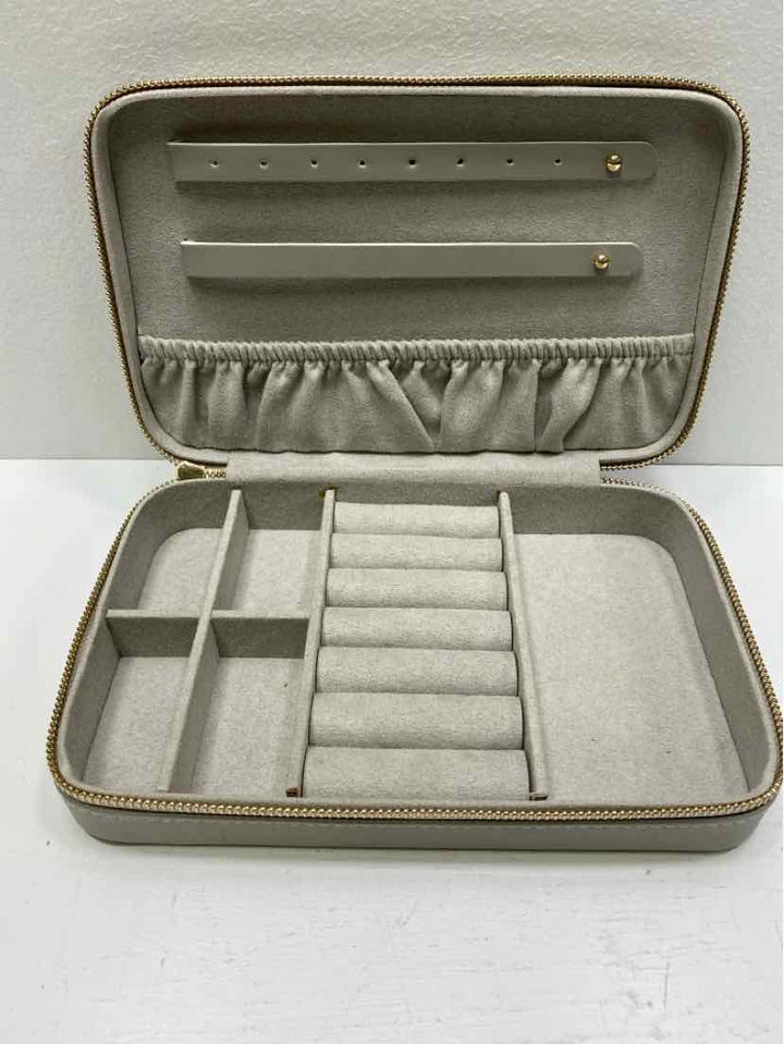 jewery holder