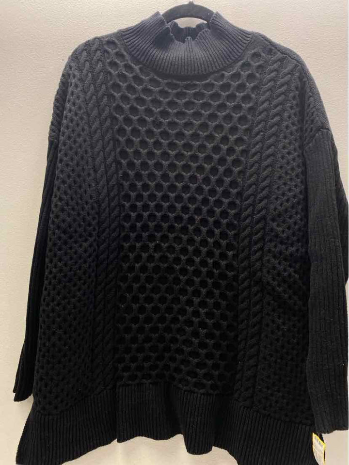 CROWN & IVY Size L Sweater