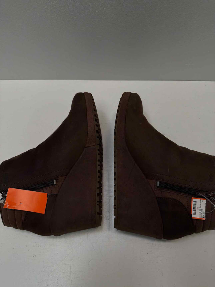 Merrell 9.5 Booties