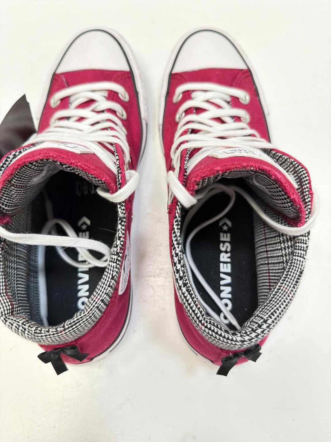 Converse 9.5 Sneakers