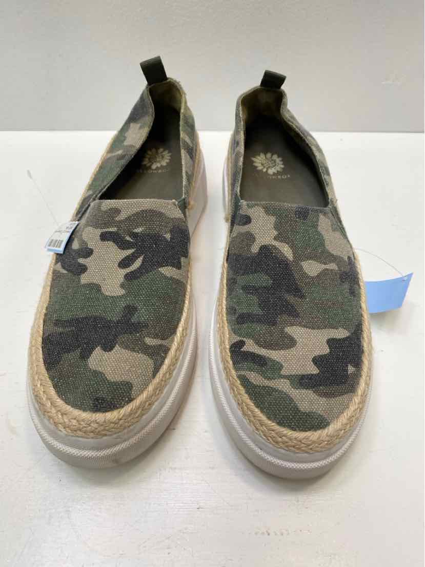 yellow box 7/8 Sneakers