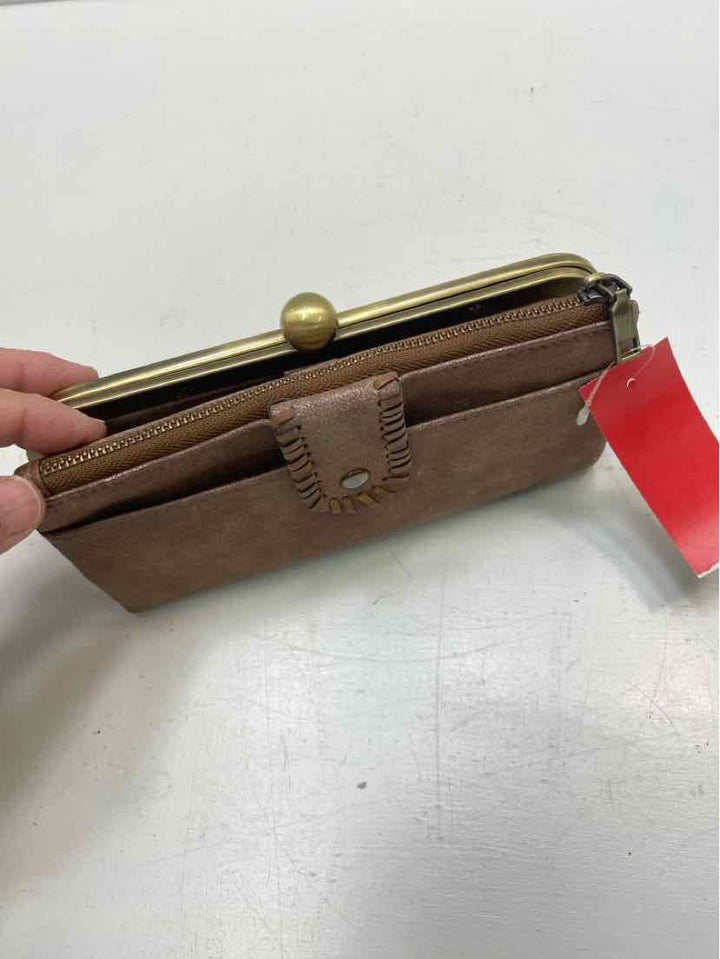Alba Wristlet