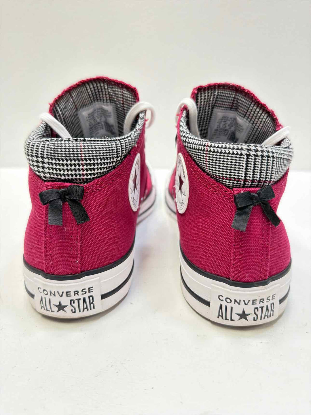 Converse 9.5 Sneakers