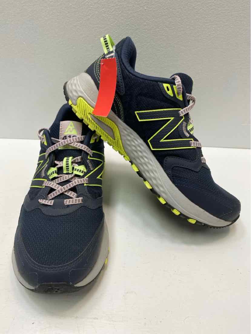 New Balance 9.5 Sneakers