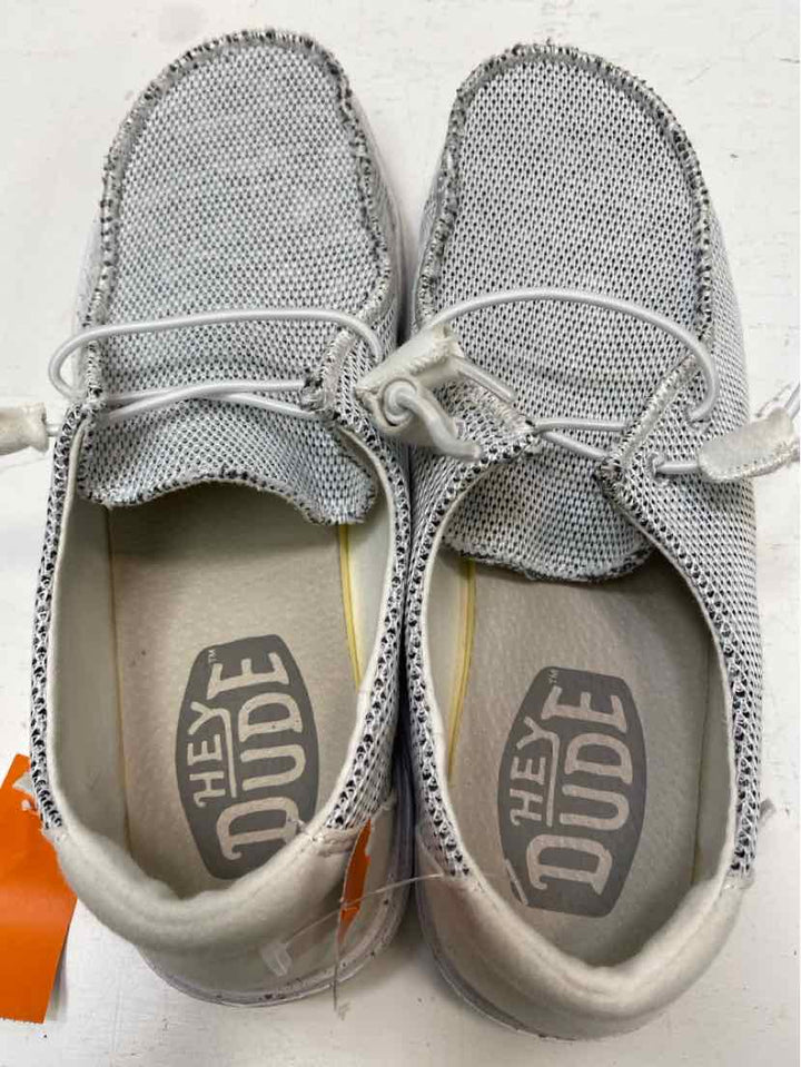 hey dude 8 Casual Shoes