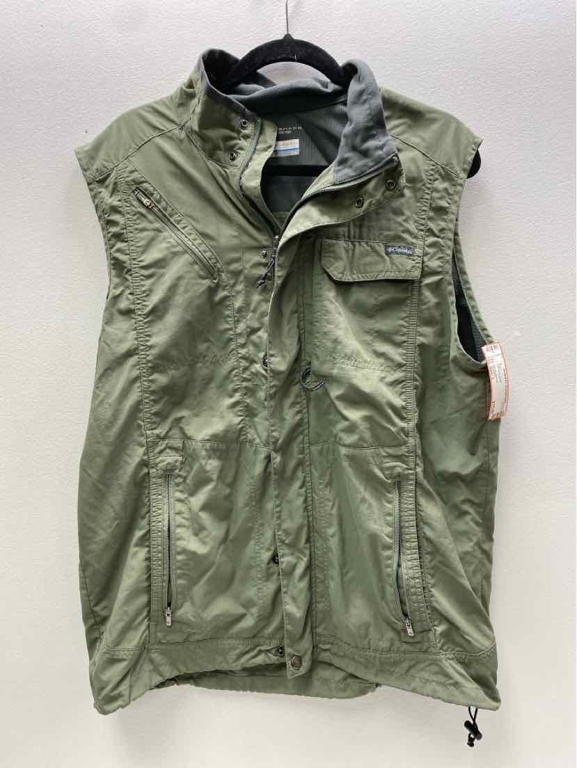 Columbia Size L Vest