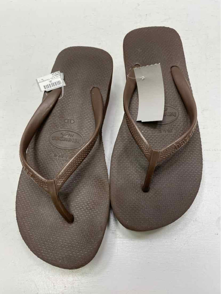 Havaianas 8 flip flops