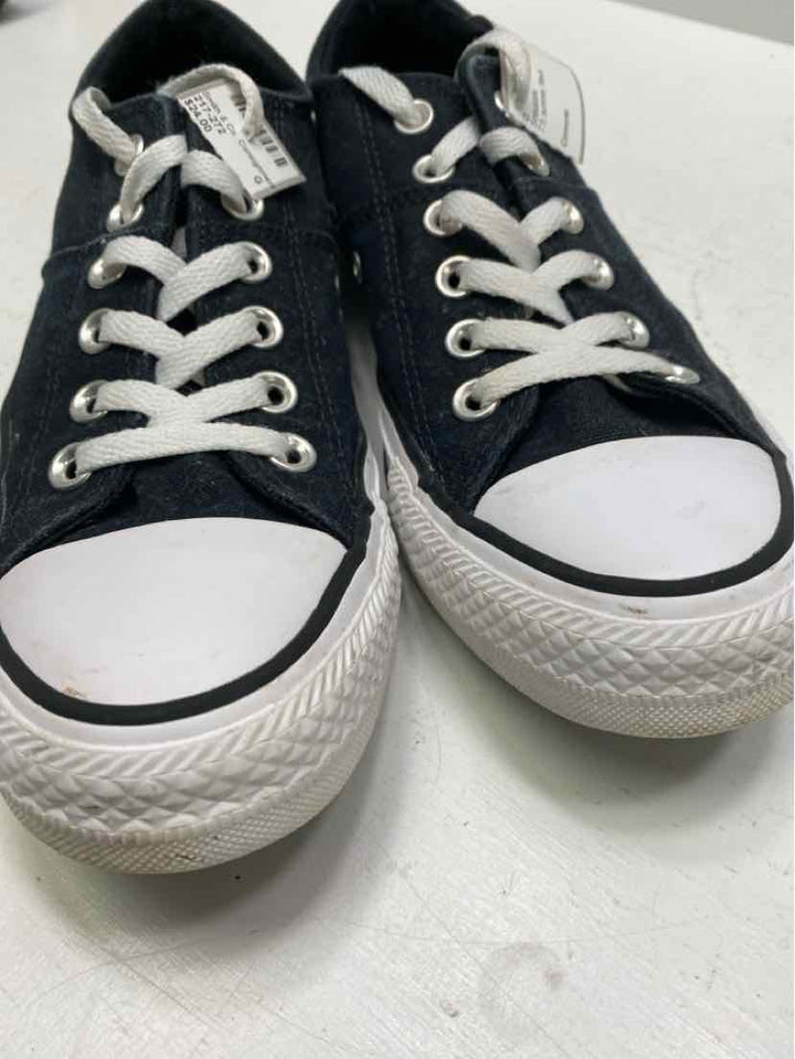 Converse 7.5 Sneakers