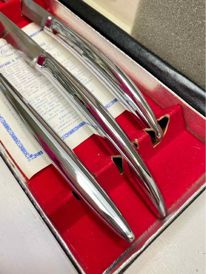 Carvel Hall KNIFE SET