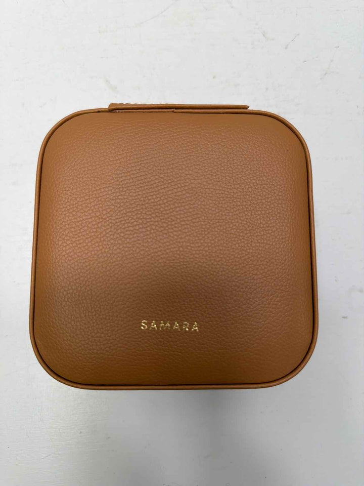 sAMARA jewery holder