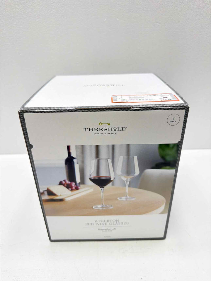 Threshold wine glass set