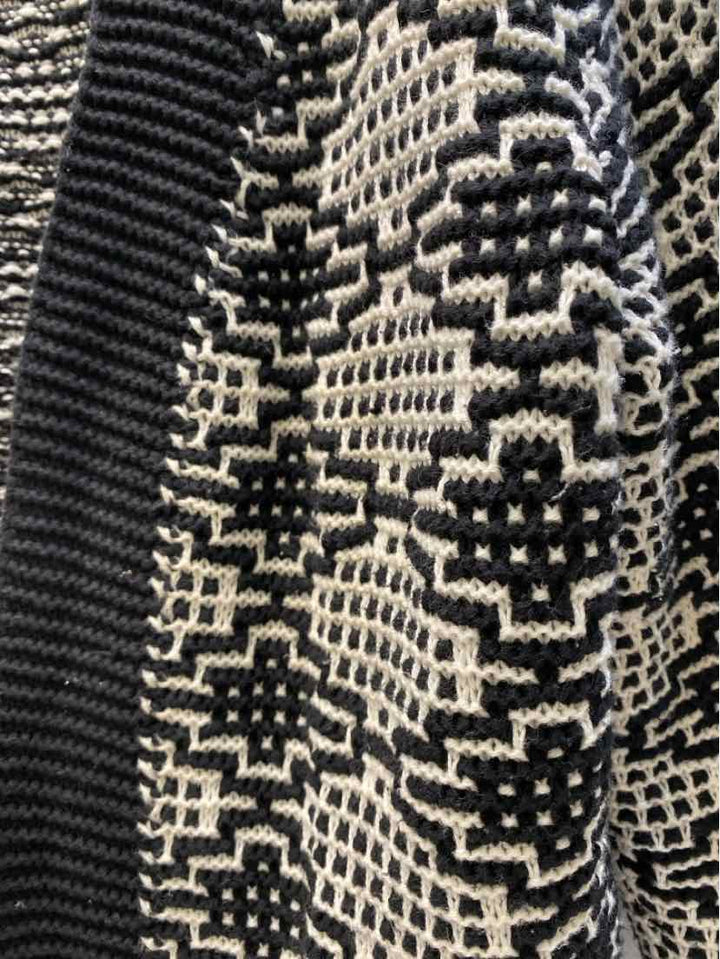 premise studio Size XL Cardigan