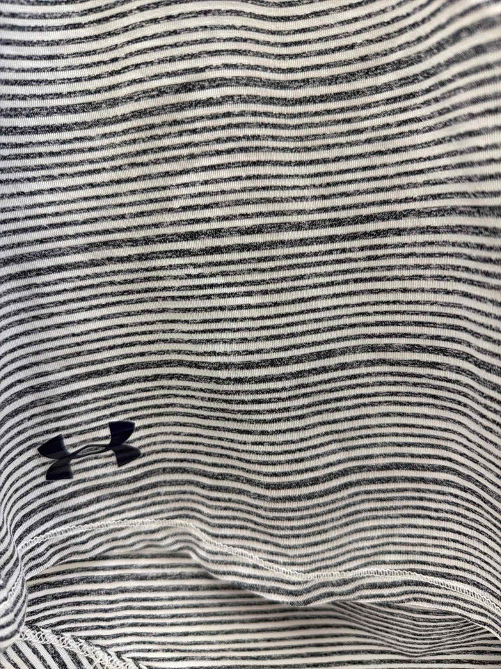 Under Armour Size M pullover