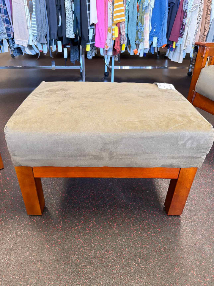Hills Ottoman