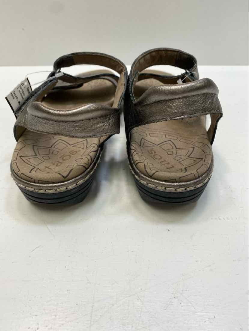 taos 7 Sandals