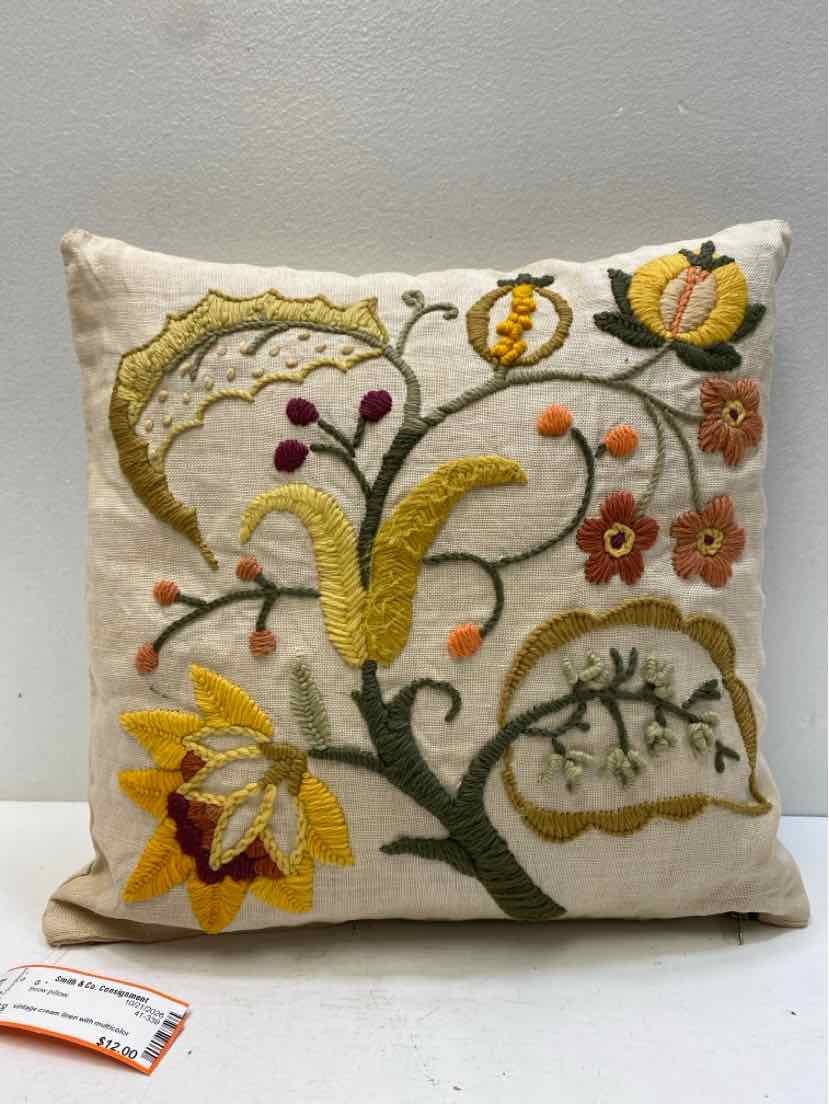throw pillow