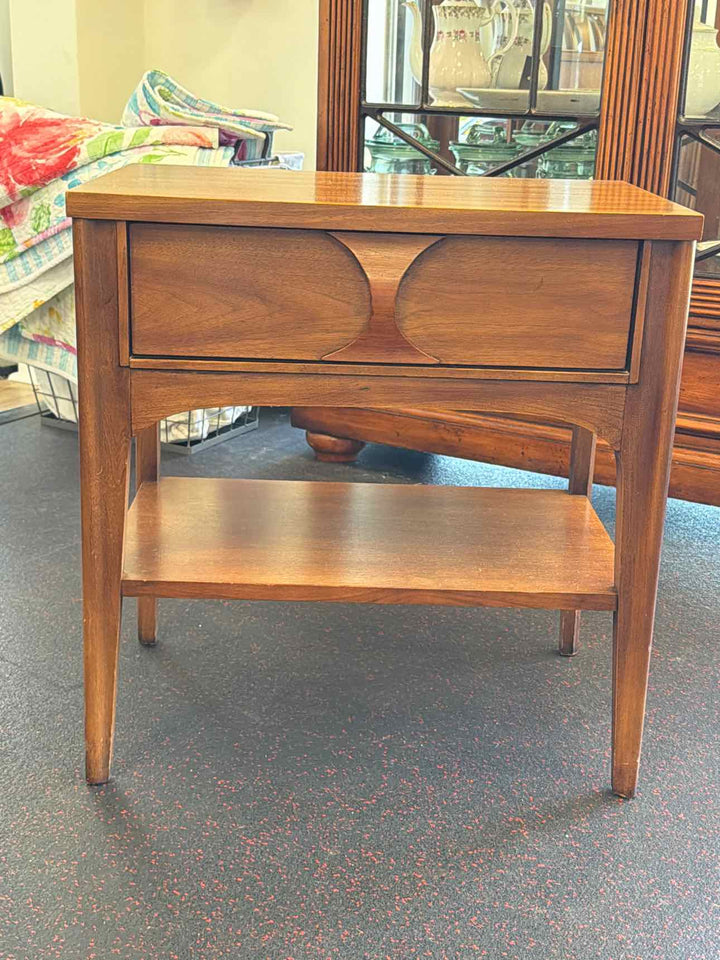 Kent Coffey Perspecta bedroom set