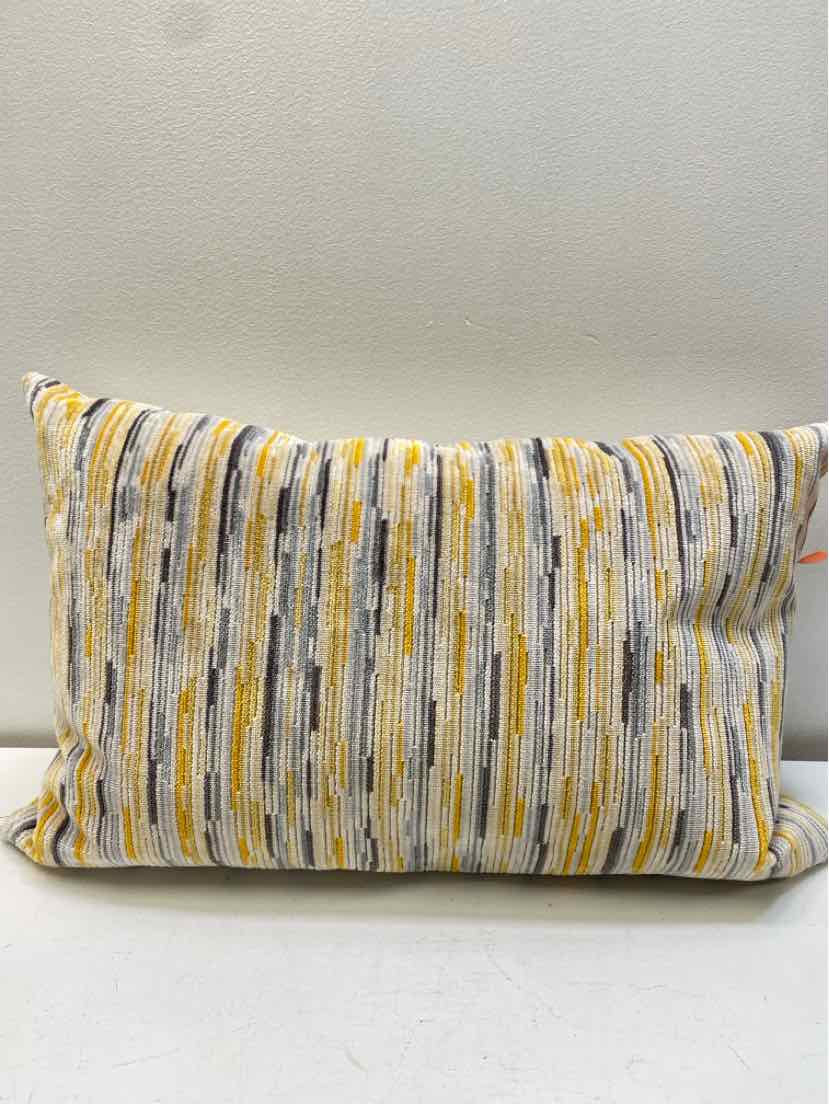 throw pillow