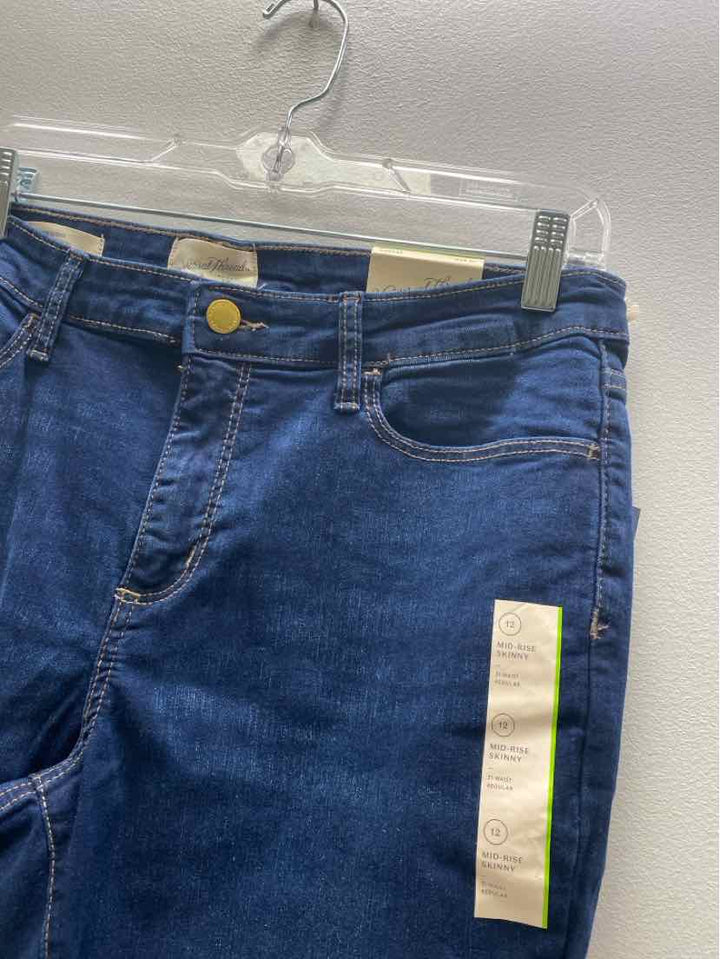 Universal Thread Size 12 Jeans