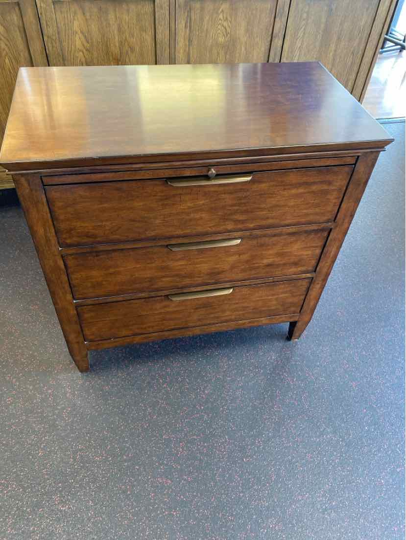 Kincaid Chest
