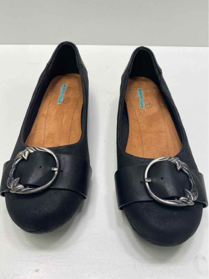 Bare Traps 7 Flats