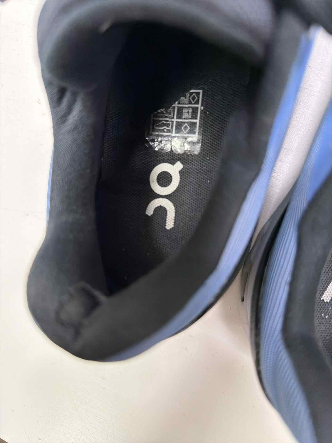 On Cloud 9 Sneakers