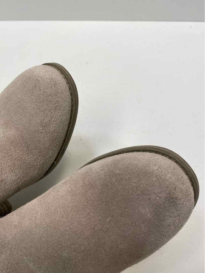 Toms 7.5 Booties