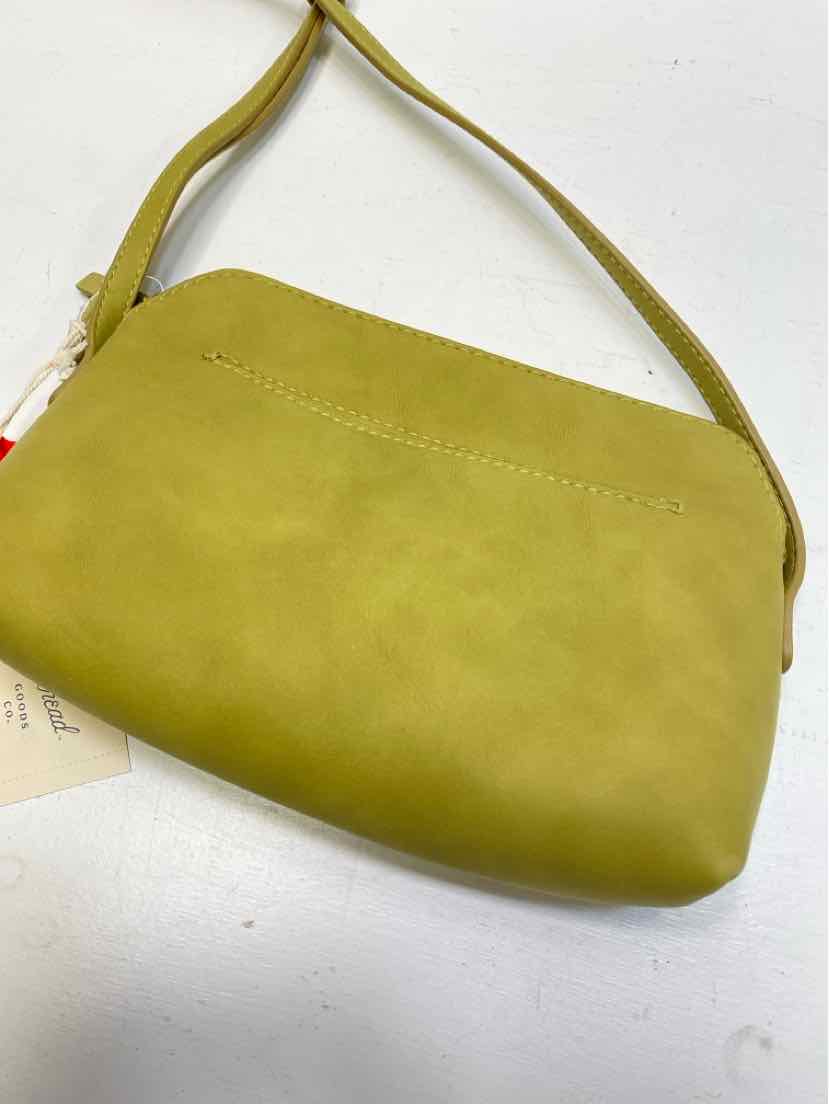 Universal Thread Crossbody