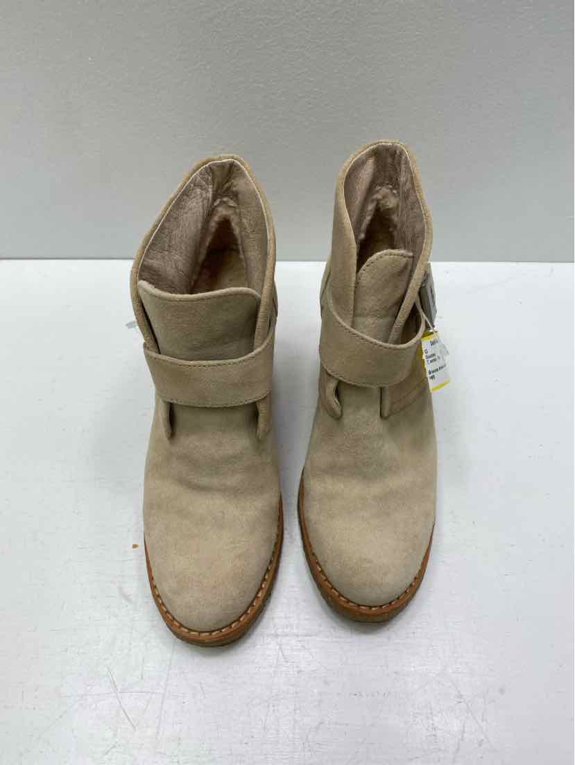 ugg 7 Booties
