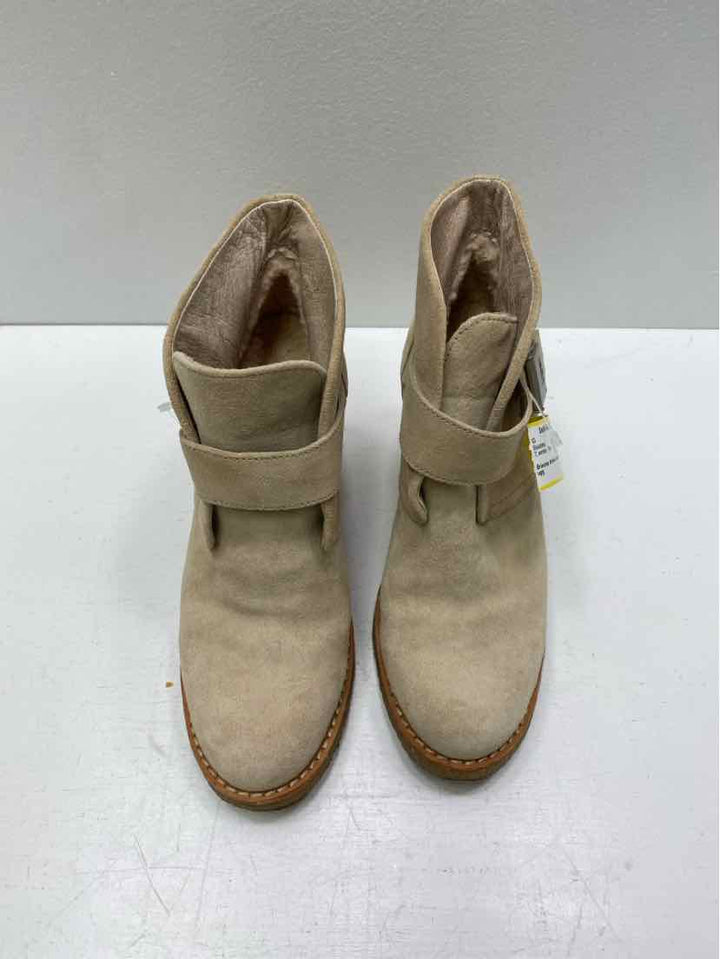 ugg 7 Booties