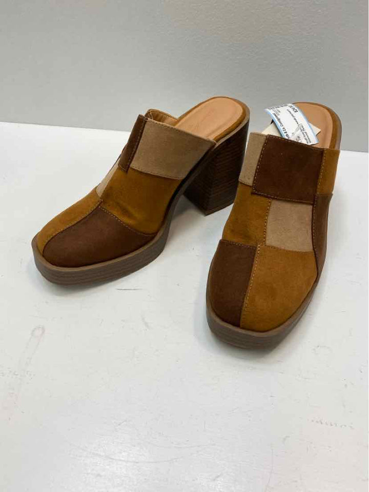 Universal Thread 7.5 Clogs