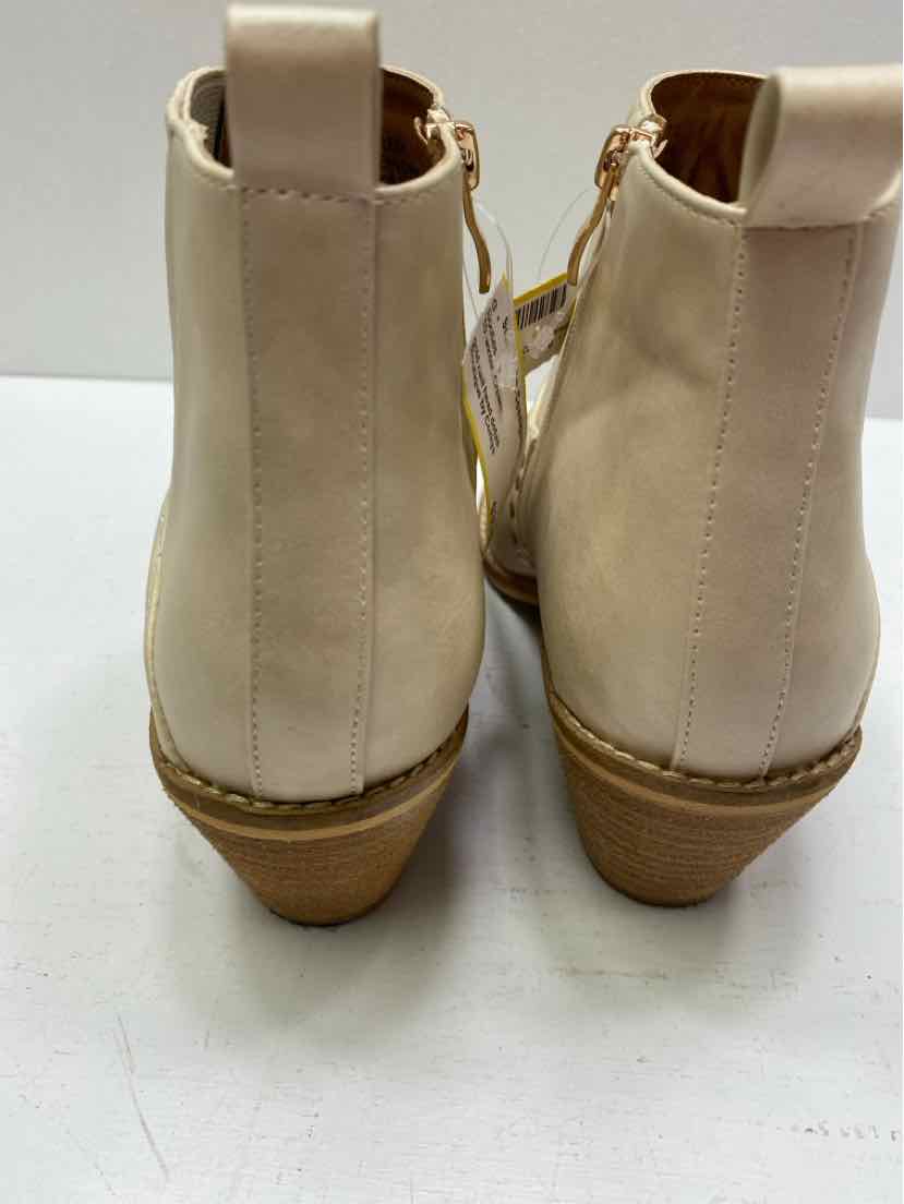 Boutique by Corkys 10 Booties