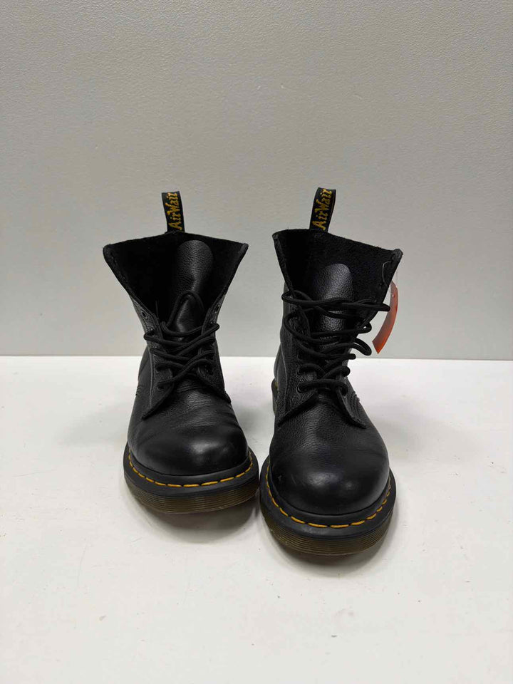 dr martens 8 Boots