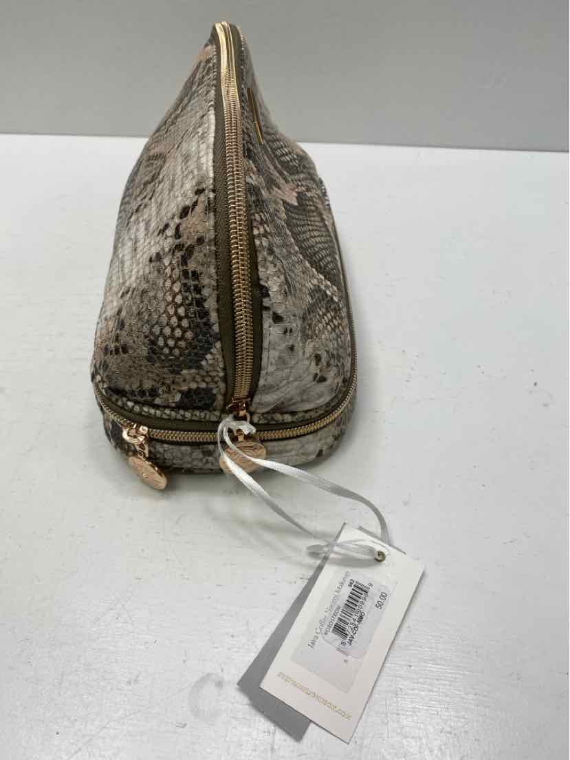 Stephanie Johnson makeup bag