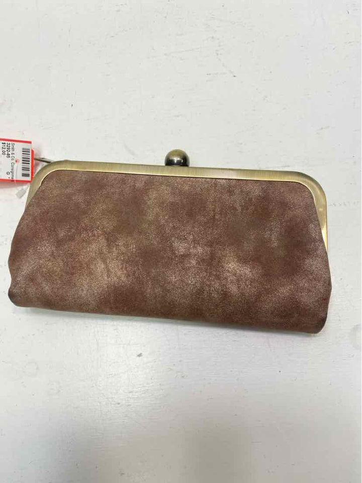 Alba Wristlet