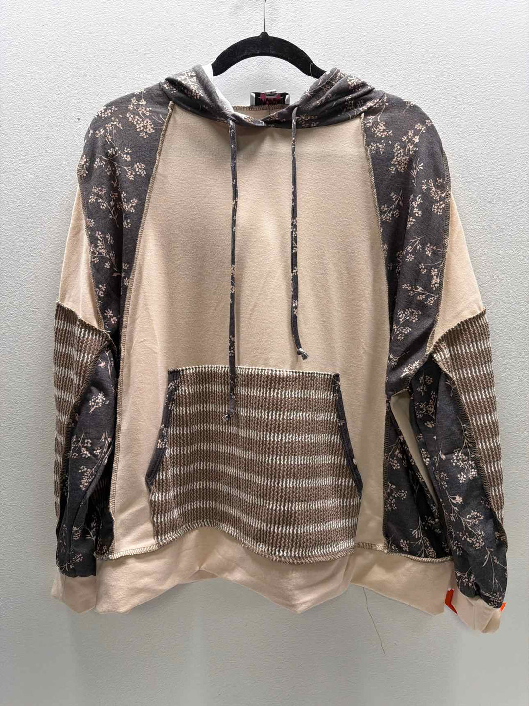 MoCo Boutique Size M pullover