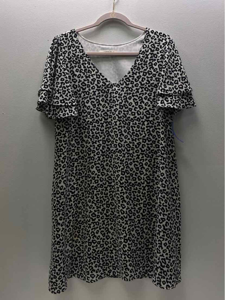 Caramela Size M Dress