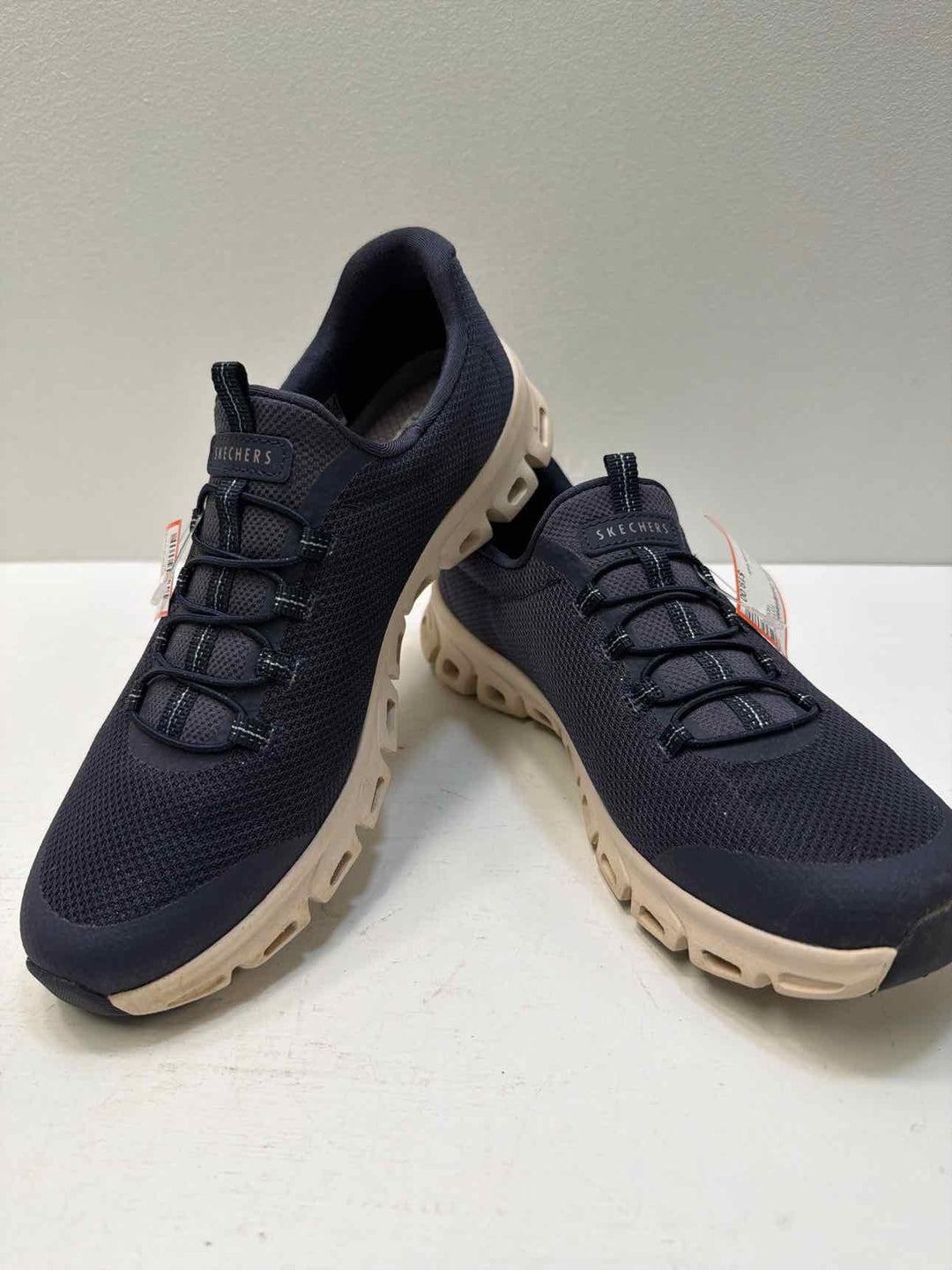 Skechers 8 slip on