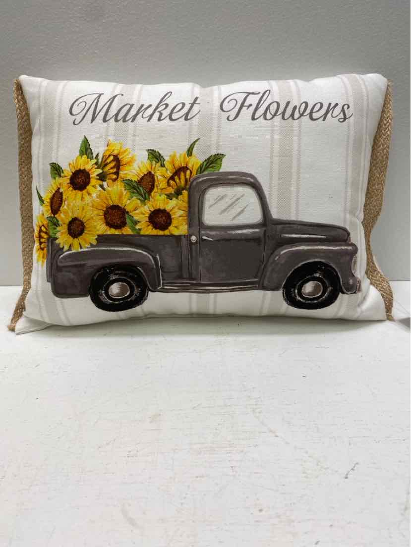 throw pillow