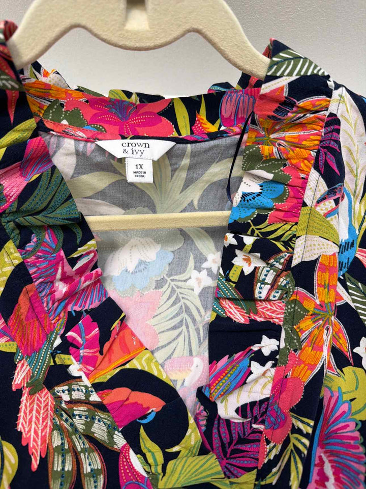 CROWN & IVY Size 1X Casual Top