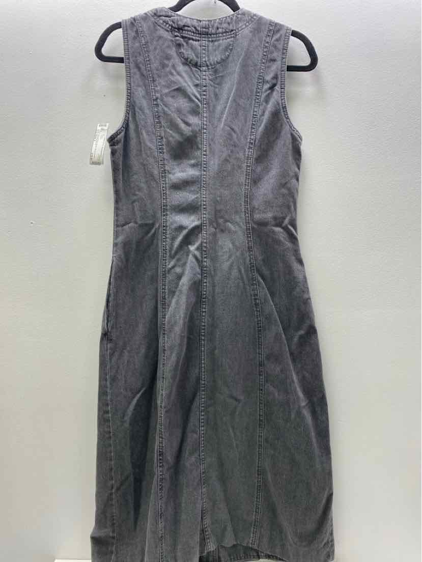 Universal Thread Size 6 Dress